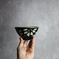 4寸マカイ 呉須釉 蝋抜 菊紋唐草 やちむん 陶器 真南風工房:7011008