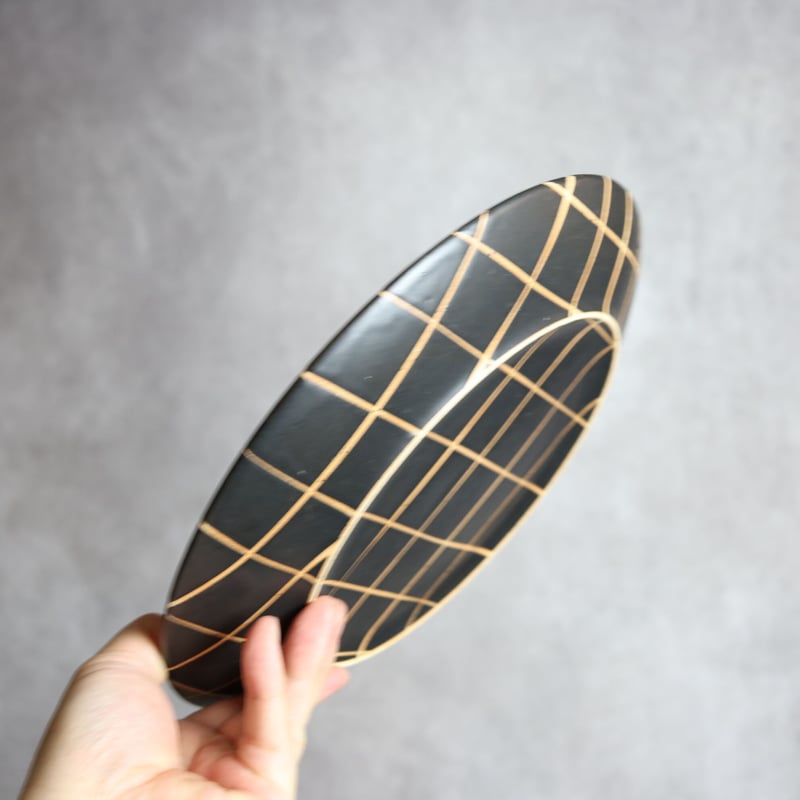 モノクロ皿 大 チェック柄 やちむん 陶器 陶factory509:7017025