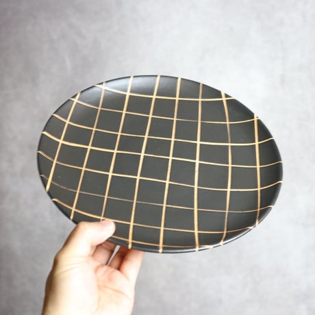 モノクロ皿 大 チェック柄 やちむん 陶器 陶factory509:7017025