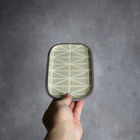 長角皿 小 シャングリラ キビ灰 白 やちむん 陶器 一翠窯:7021001