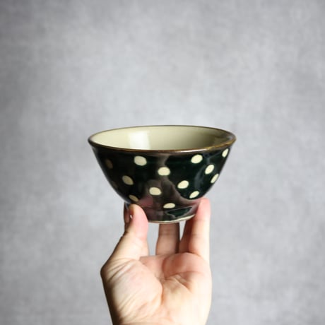 4寸マカイ 呉須釉 蝋抜 点打  やちむん 陶器 真南風工房:7011008