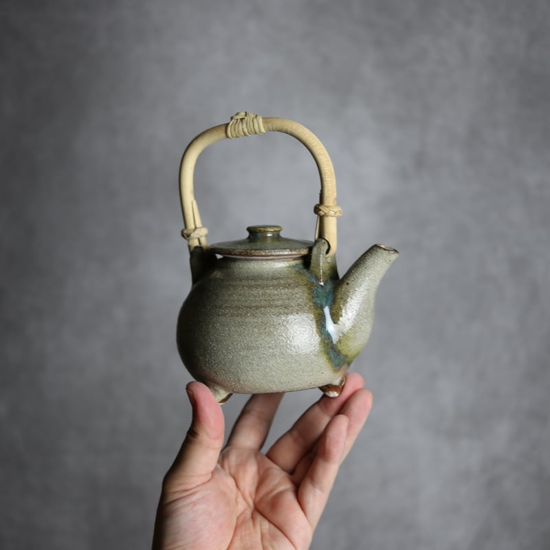 土瓶2 白釉 やちむん 陶器 榮一工房:7013095 | MADE IN OKINAWA｜沖