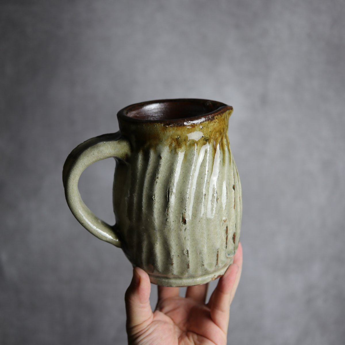 ピッチャー1 飴釉 縞 やちむん 陶器 北窯 宮城正享工房 ※重い:7005065