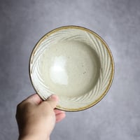 5.5寸リム鉢 シノギ 白 クバ紋 やちむん 陶器 陶芸こまがた:7006079