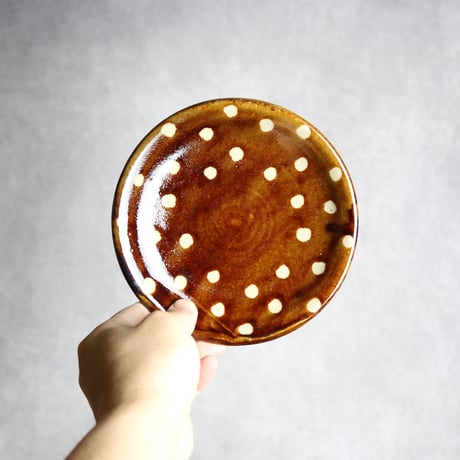 5寸皿 飴釉 蝋抜 点打  やちむん 陶器 真南風工房:7011003