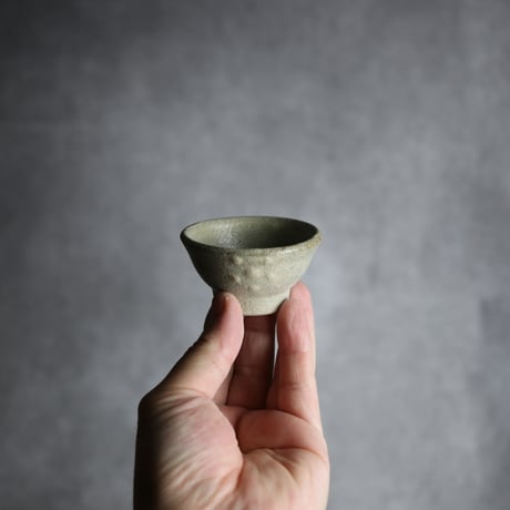 猪口2 ぐい呑 白釉 いっちん 印花 やちむん 陶器 榮一工房:7013100