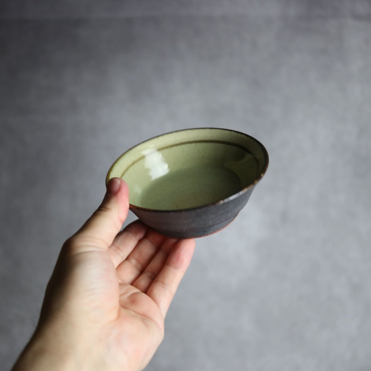 3.5寸安南鉢S1 灰 黒釉 やちむん 陶器 厨子甕と陶 ひ窯:7029038 | MADE