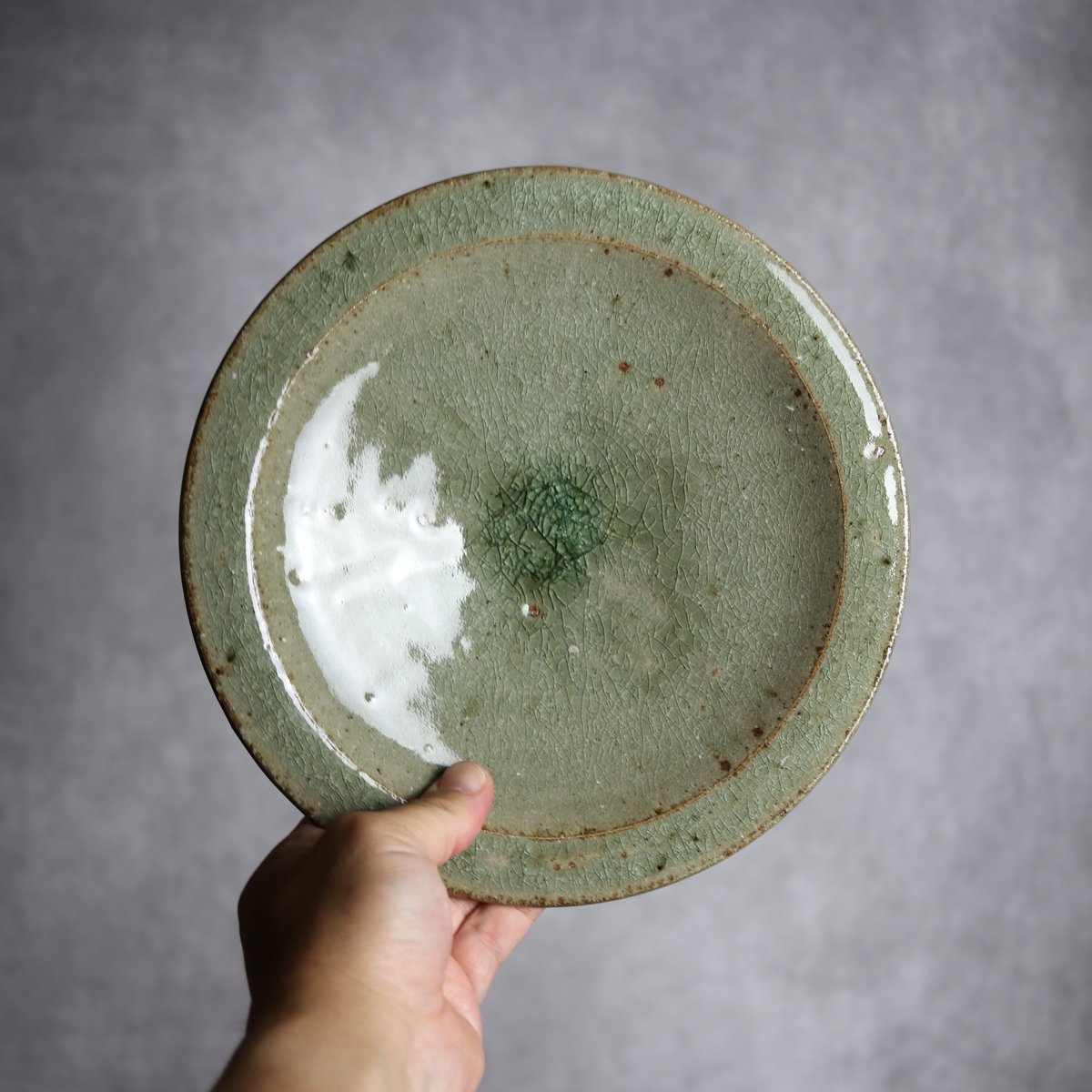 7寸リム皿3 灰釉 やちむん 陶器 仁陶器工房:7023018 | MADE IN OKINAWA