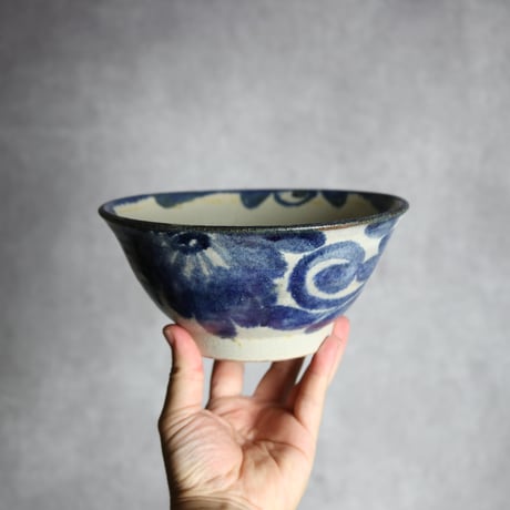 6寸マカイ1 呉須釉 菊唐草紋 やちむん 陶器 榮一工房:7013043