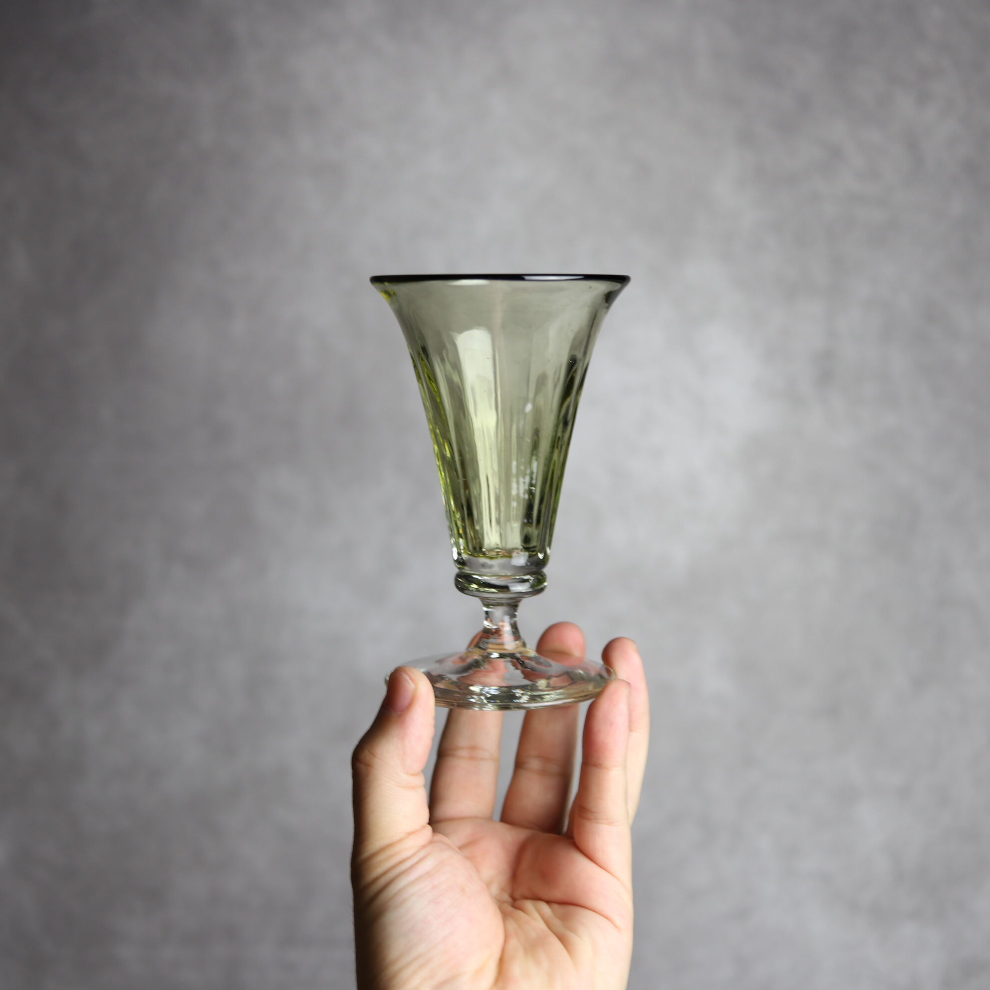 琉球ガラス ヴィンテージ食前酒グラス 茶 工房glass32：7105022 | MADE