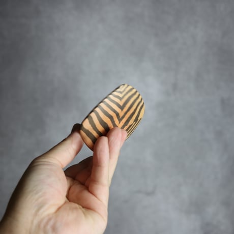 豆皿1 黒 練り込み やちむん 陶器 南蛮焼知念窯 :7209001