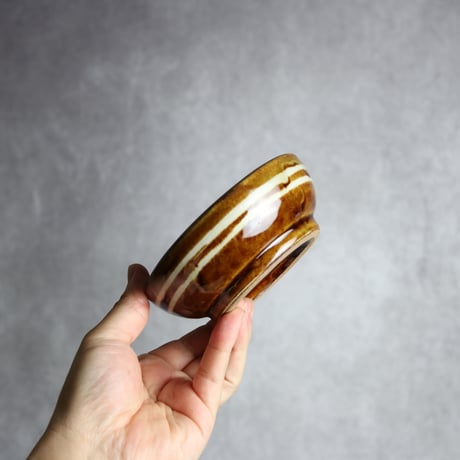 4寸鉢 飴釉 蝋抜 菊紋唐草 やちむん 陶器 真南風工房:7011012