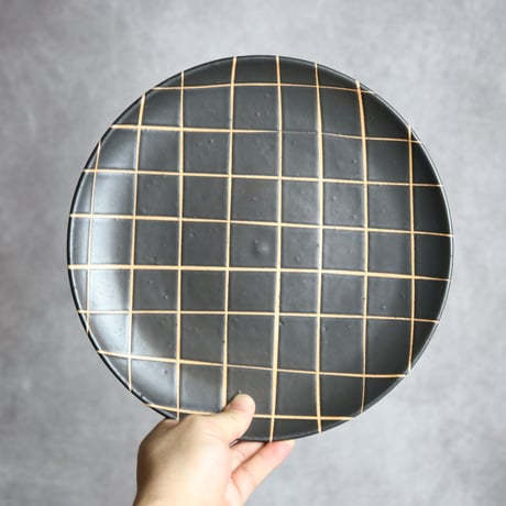 モノクロ皿 大 チェック柄 やちむん 陶器 陶factory509:7017025