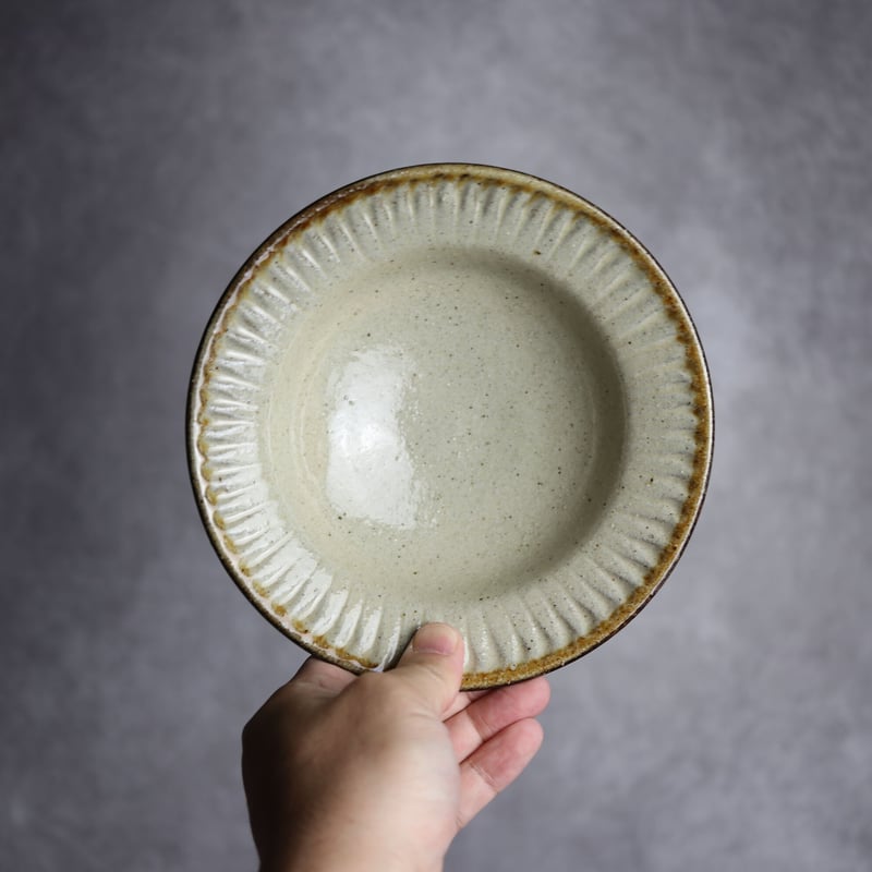 5.5寸リム鉢 シノギ 白 ストライプ やちむん 陶器 陶芸こまがた