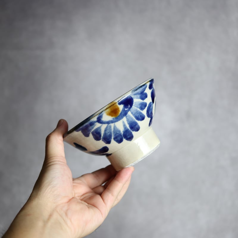 4.5寸マカイ5 飴 呉須釉 菊唐草 やちむん 陶器 茂生窯:7015034