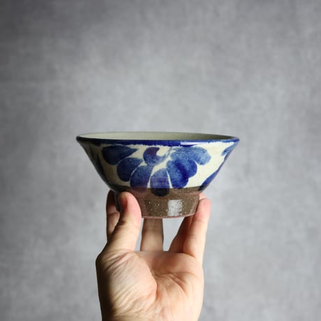 4.5寸マカイ1 呉須 菊花唐草 やちむん 陶器 漂窯:7010025