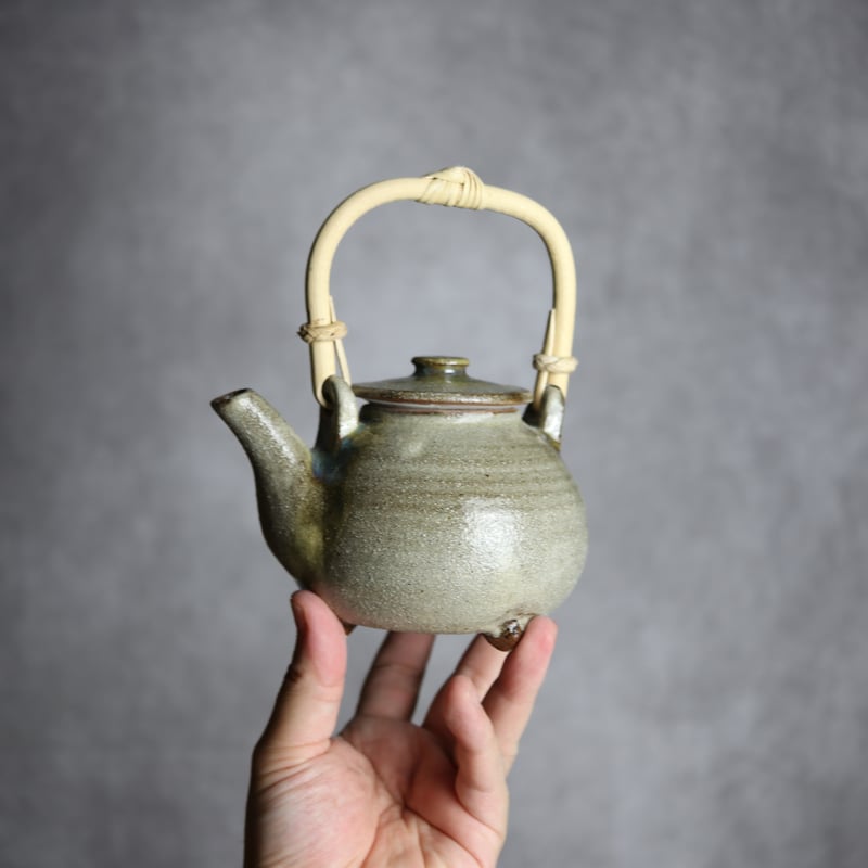 土瓶2 白釉 やちむん 陶器 榮一工房:7013095 | MADE IN OKINAWA