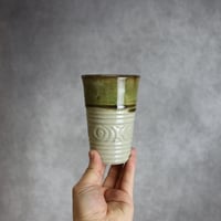 7013098【榮一工房】　緑釉・幾何学紋　フリーカップ（大）①