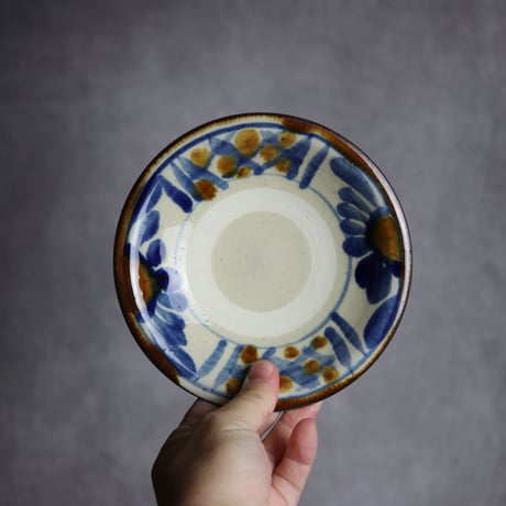 5寸皿1S 飴 呉須釉 菊花 格子点打 やちむん 陶器 いずみ窯 島袋工房:7028011