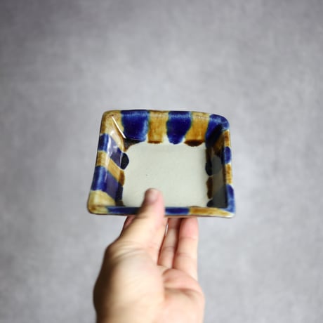 角皿S1 飴 呉須釉 やちむん 陶器 漂窯:7010019
