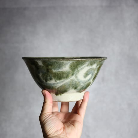6寸マカイ1 黒呉須釉 菊唐草紋 やちむん 陶器 榮一工房:7013043