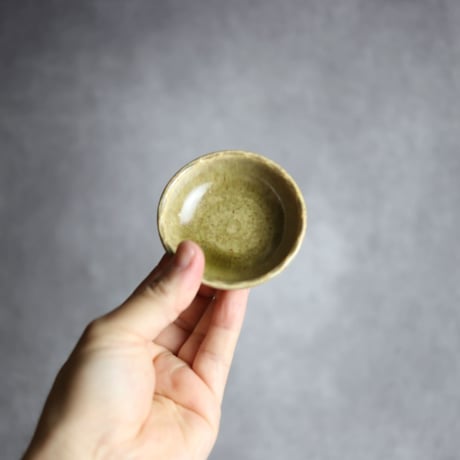 豆鉢S1 オリーブグリーン 花口縁 やちむん 陶器 cerca:7025046