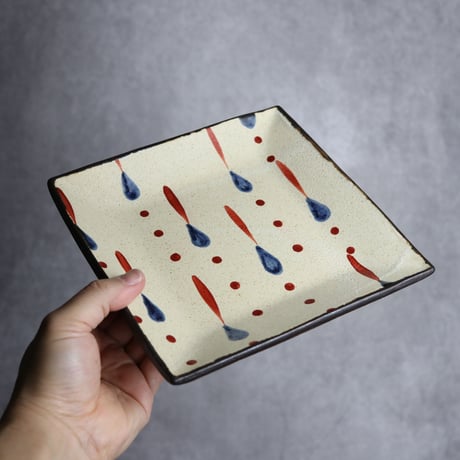 正方皿 大 赤絵 しずく やちむん 陶器 一翠窯:7021019
