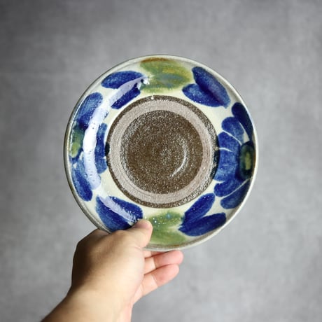 6寸皿1 呉須 緑 菊花双葉紋 やちむん 陶器 漂窯:7010006