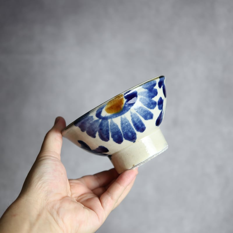 中国　大明萬暦年製　五彩菊文　蒜口瓶　時代箱　C　6102 中国 大明萬暦年製 五彩菊文 蒜口瓶 時代箱 C 6102 中国