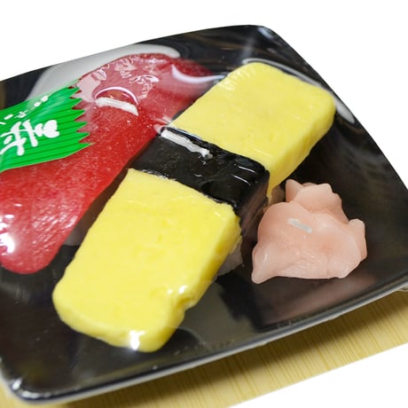 お供えキャンドル 022 お寿司 まぐろの赤身 玉子 ガリ付き ワサビ入り ローソク ろーそく 蝋燭 好物キャンドル