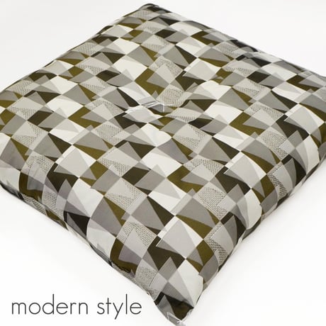 仏前座布団 モダン座布団 日本製 保管袋付き ブラウンカーキ 幅67cm 奥行68cm 帯織 高品質ポリエステル綿 北欧風 おしゃれ サカエ金襴 仏間座布団 お仏壇座布団 現代風 モダンデザイン