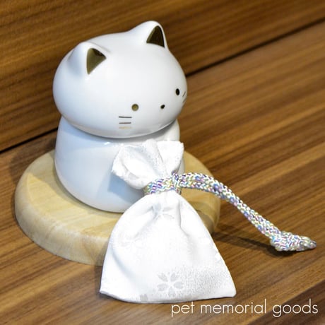 ペット骨壺 猫 分骨壺 永遠の愛 022 かわいい 手元供養 陶器製 ペットメモリアルグッズ