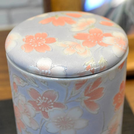 シリコンパッキン付きミニ骨壺 2寸 桜ころもブルー 直径6.3cm×高さ6.7cm 分骨つぼ 陶器製 006 かわいい おしゃれ モダン 手元供養