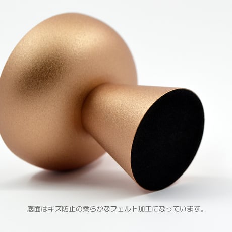 ろうそく立て 1本 029 シャンパンゴールド 真鍮製 底面フェルト加工 灯立て 創価学会仏具 ローソク立て 燭台 SGI SOKA