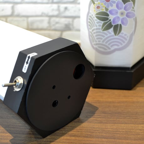コンパクト盆提灯 和照灯 1対(2個セット) コードレス 電池式 LED 精華 高さ26cm 直径9cm 紫の花柄 018 インテリア提灯 おしゃれな提灯 岐阜ちょうちん 和風行灯 現代風 モダン