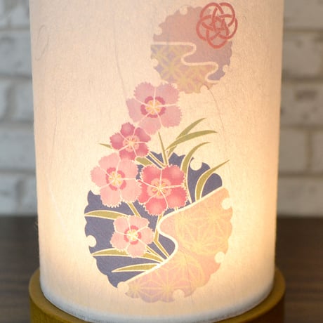コンパクト盆提灯 和照灯  1基 コードレス 電池式 LED 香華 高さ18.5cm 直径8cm ピンクの花柄 016 インテリア提灯 おしゃれな提灯 岐阜ちょうちん 和風行灯 現代風 モダン