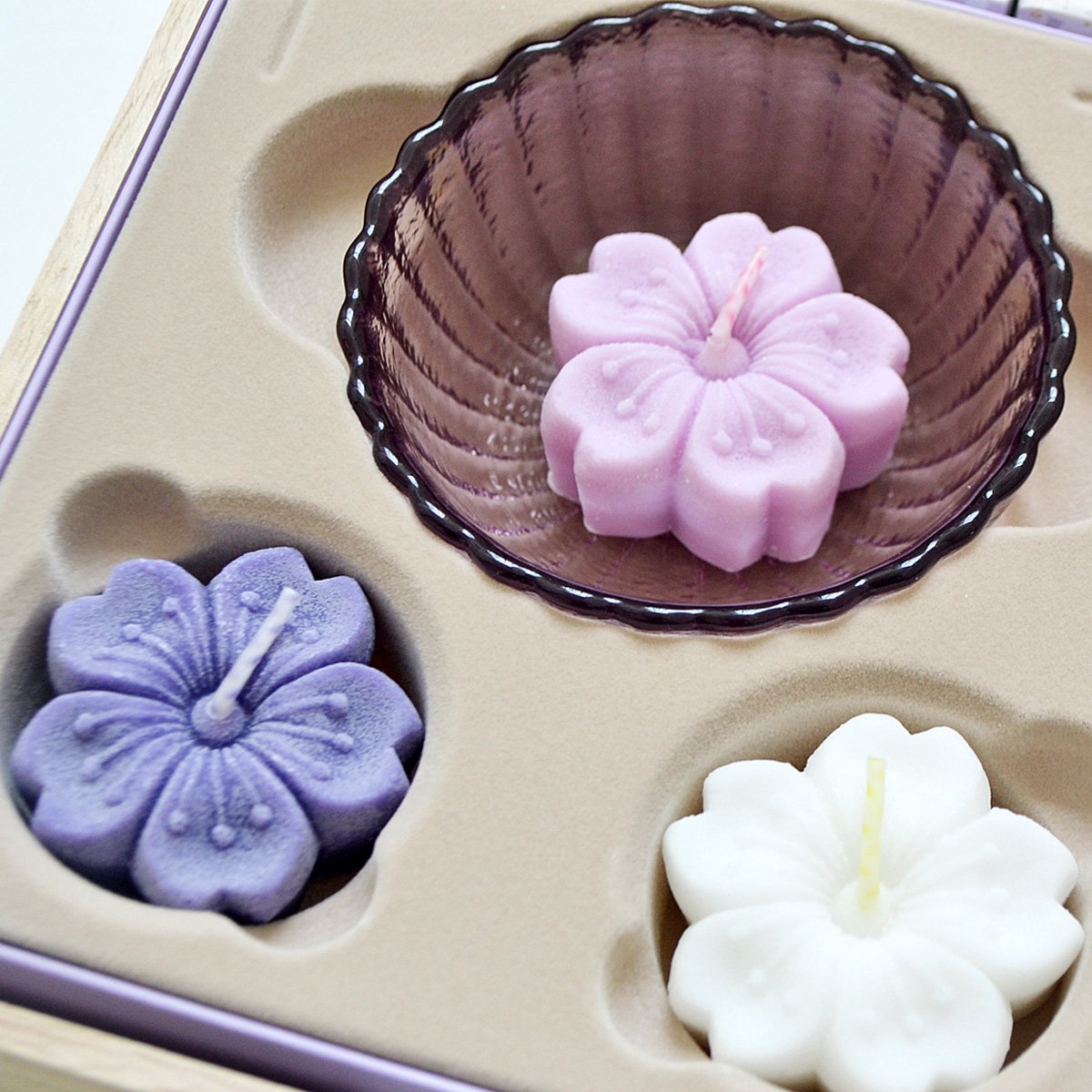 ご進物お線香セット 宇野千代のお線香 淡墨の桜 3箱入り 浮き ご進物お線香セット 宇野千代のお線香 淡墨の桜 3箱入り 浮き