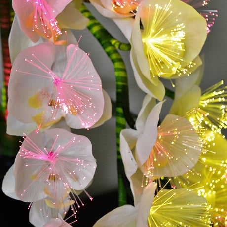 グランドルミナス 電源コード式 05 胡蝶蘭 高さ４８ｃｍ ＬＥＤ 盆提灯 盆ちょうちん 灯篭 造花