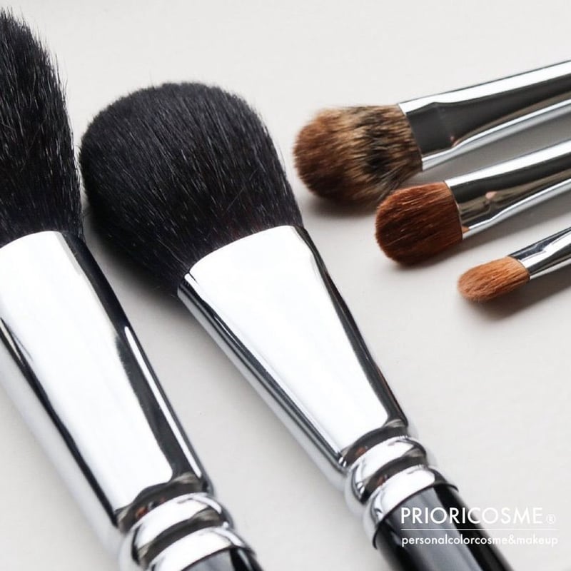 902 小フェイスブラシ（山羊）【肌触り抜群で使い心地の良い熊野筆