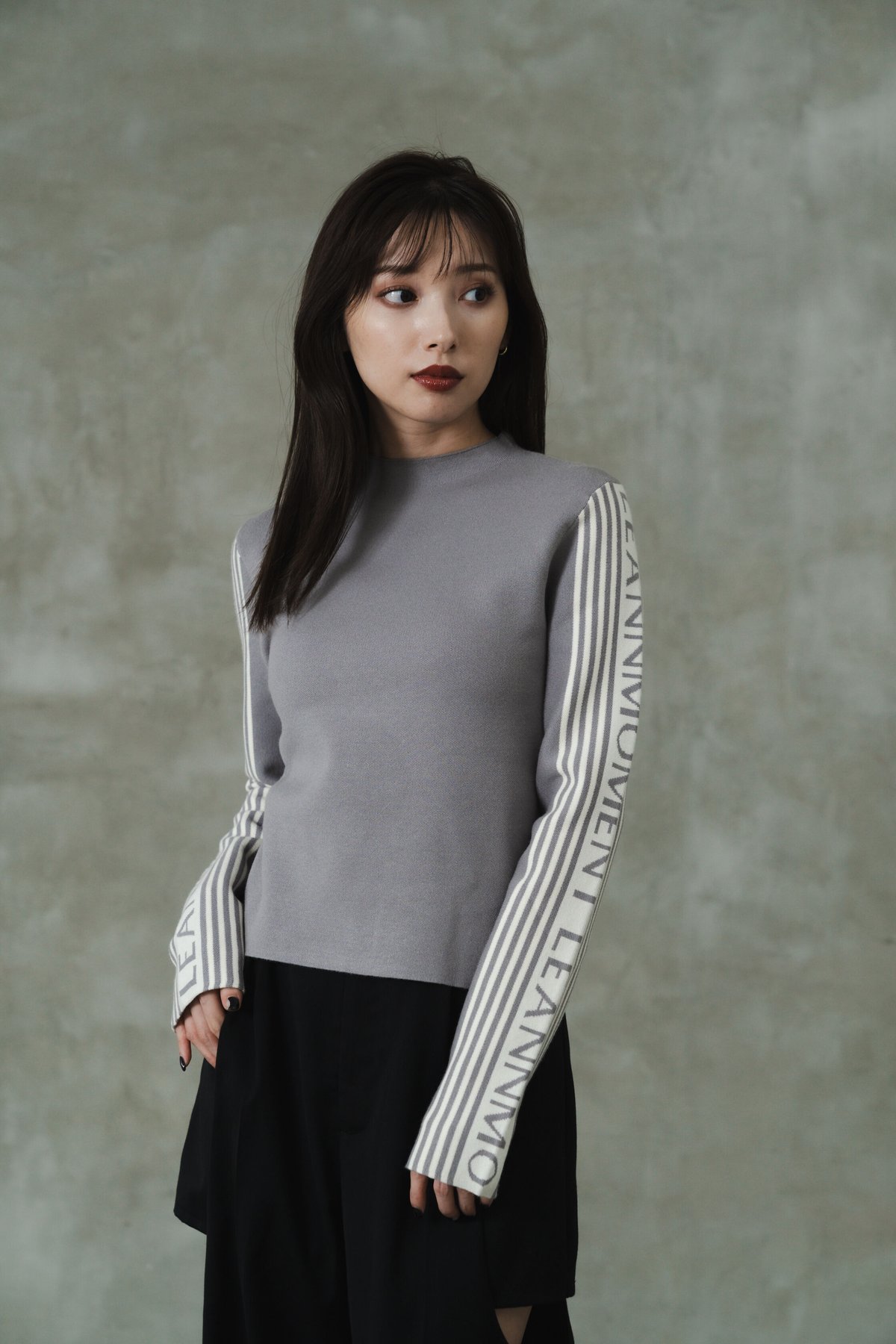 Sleeve logo knit top | LEANN MOMENT | リーンモーメント公...