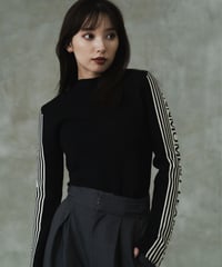 Sleeve logo knit top / F