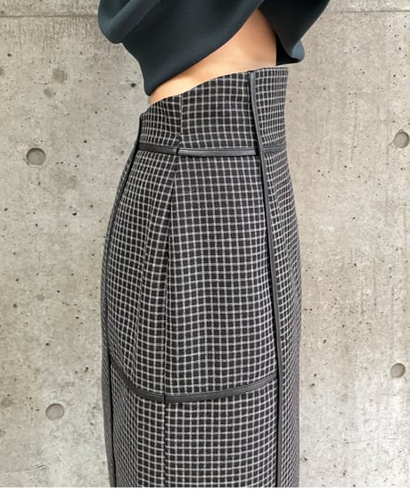 Block line straight skirt
