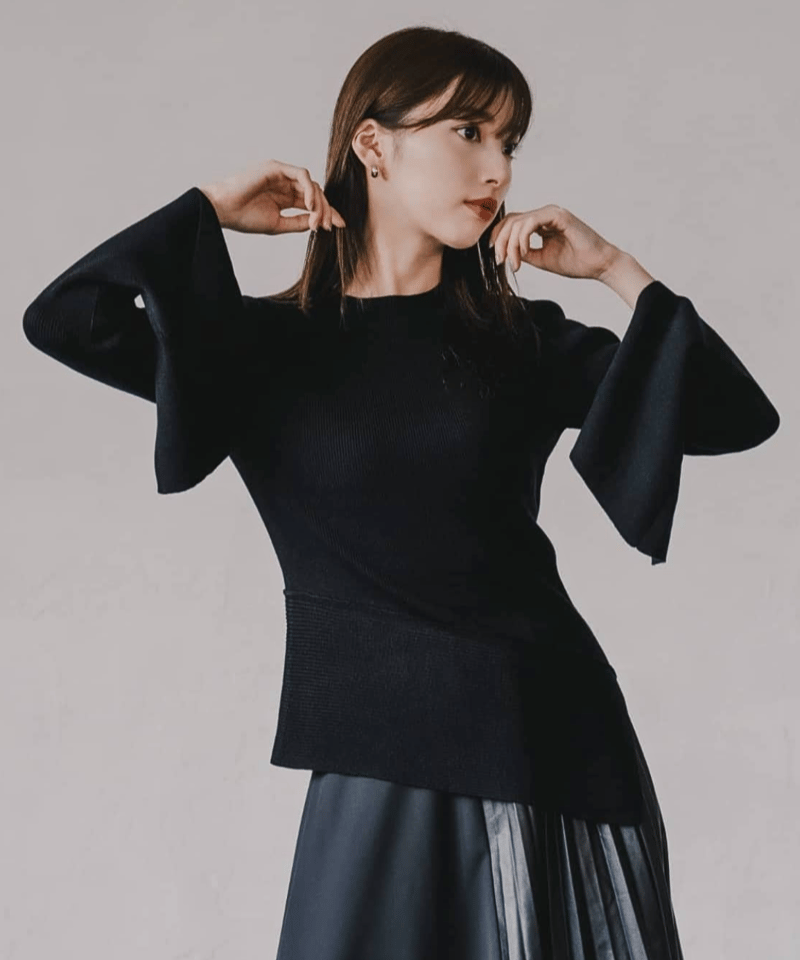Arm slit knit pullover / BLACK / F | LEANN MOME
