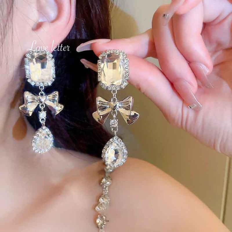 キラキラビジューリボンロングピアス イヤリング 韓国 量産型