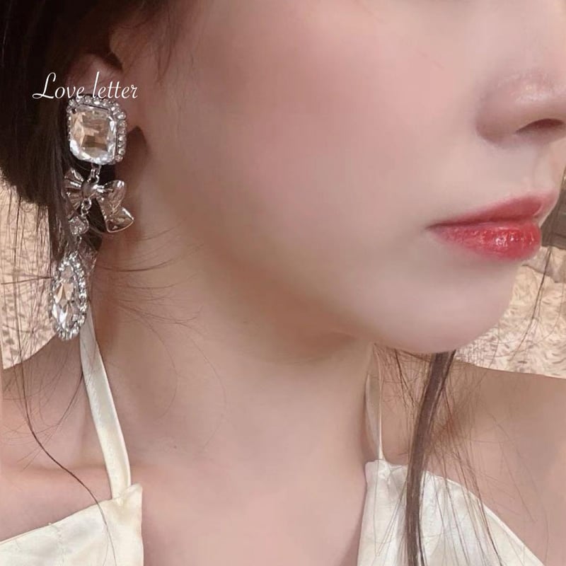 キラキラビジューリボンロングピアス イヤリング 韓国 量産型