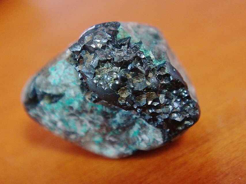 ラジウム鉱石 ピッチブレンド Amazon | 稀少 チェコ産 ピッチブレンド 原石 ラジウム鉱石