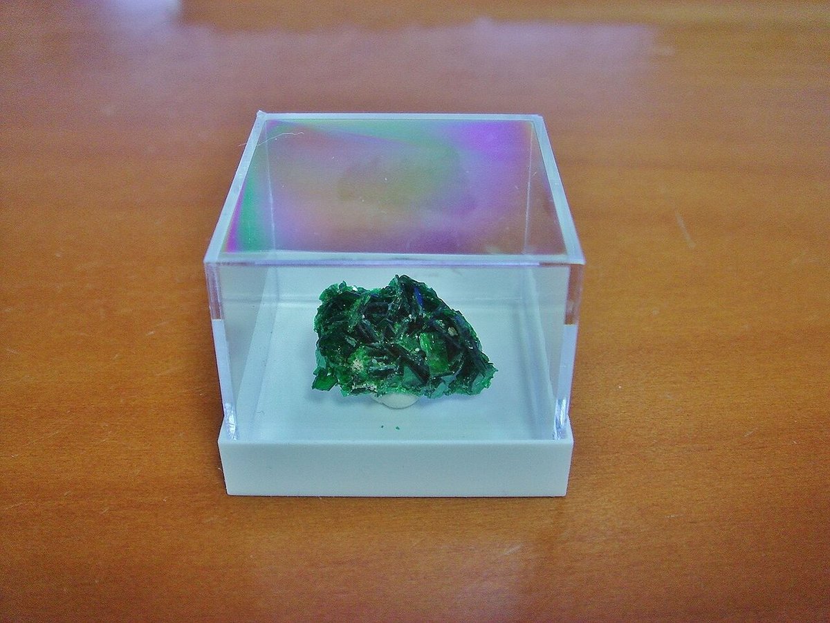 【稀少】フランス産　Torbernite fit=scale-down,w=1200