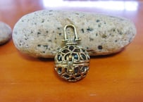 コンゴ産 燐銅ウラン鉱 Torbernite 結晶 | ICONIC STORE