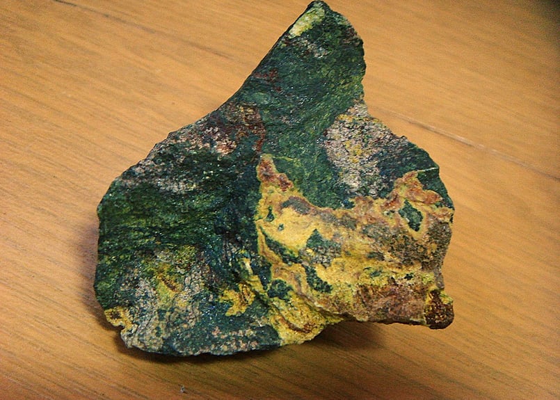 専用ページ コンゴシンコロブエ鉱山産 閃ウラン鉱 最高品質 コンゴ産 ピッチブレンド/瀝青ウラン鉱/閃ウラン鉱 79,8g