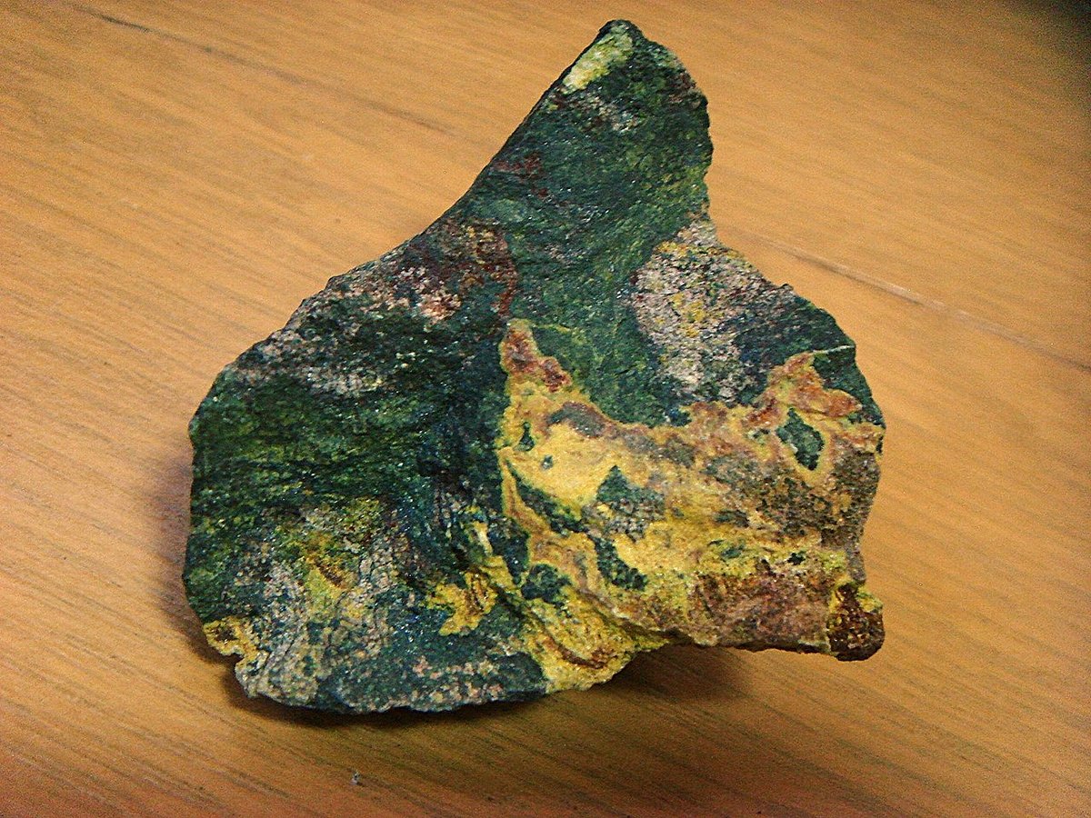 専用ページ コンゴシンコロブエ鉱山産 閃ウラン鉱 fit=scale-down,w=1200